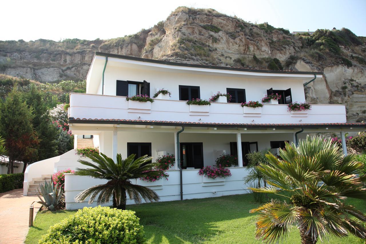 Borgo Di Riaci Beach Resort Santa Domenica  Exterior foto